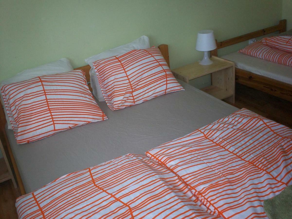 Apartamenty, Pokoje, Noclegi Pracownicze " Skarpa" วิลคาซี ภายนอก รูปภาพ